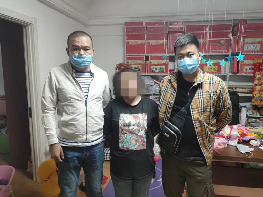 新型诈骗全套防不胜防,在家代绣十字绣便可得到高额利润,骗取培训费。