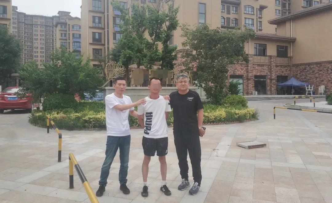 利用他人身份信息贷款购车并将车辆出售牟利的诈骗犯罪团伙,目前已抓获五名犯罪嫌疑人。