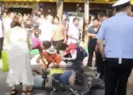 全国新闻速览8月10日星期一,农历六月二十一(河北12岁女孩被绑架遇害邻居涉案)