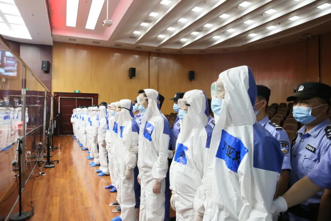 判了!90后“黑老大”获刑20年!