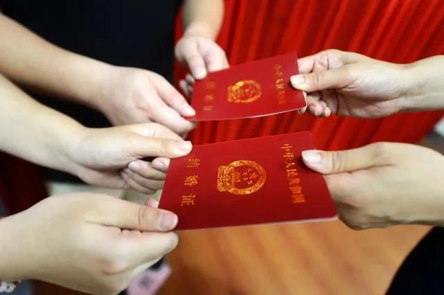 全国新闻速览 8月20日星期四，农历七月初二（“被结婚”五次！女子状告民政局胜）