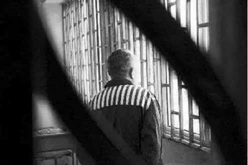 全国新闻速览 8月24日星期一,农历七月初六(上节目时遭观众现场举报,四川一官员被双开)