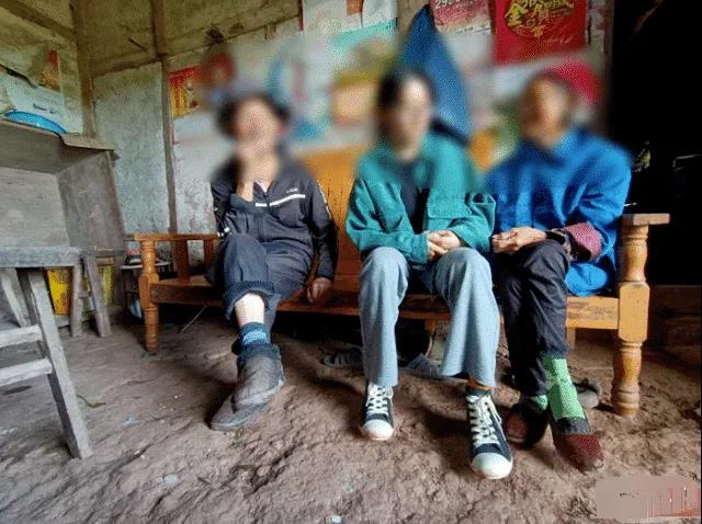 法制新闻速览9月23日星期三,农历八月初七(亲子鉴定遭父亲索要6万 24岁“黑户”女孩终拿身份证)