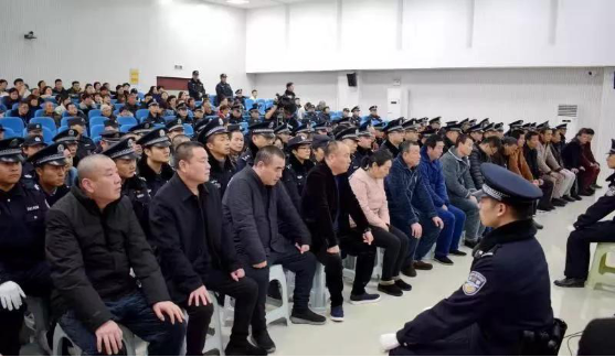 全国扫黑办点名,荆州郑国平、蚌埠刘氏兄弟、湖口欧阳平等涉黑势力及其保护伞被打掉,触目惊心。