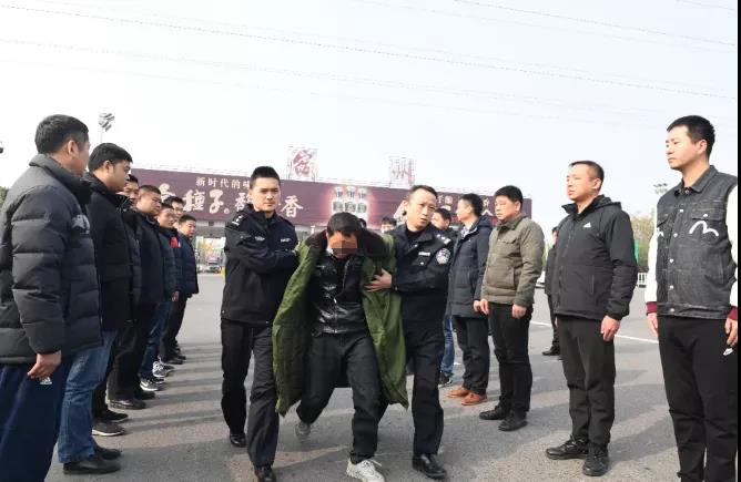 警方曾悬赏20万缉捕,杀人案嫌疑人江某礼被抓捕归案。