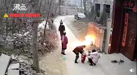 最高法:27日表示,对各类侵害未成年人的违法犯罪要坚决依法严惩;性侵未成年人犯罪依法从严把握缓刑假释;对性质恶劣、危害重大者,该判处重刑乃至死刑要坚决依法判处,绝不姑息手软。