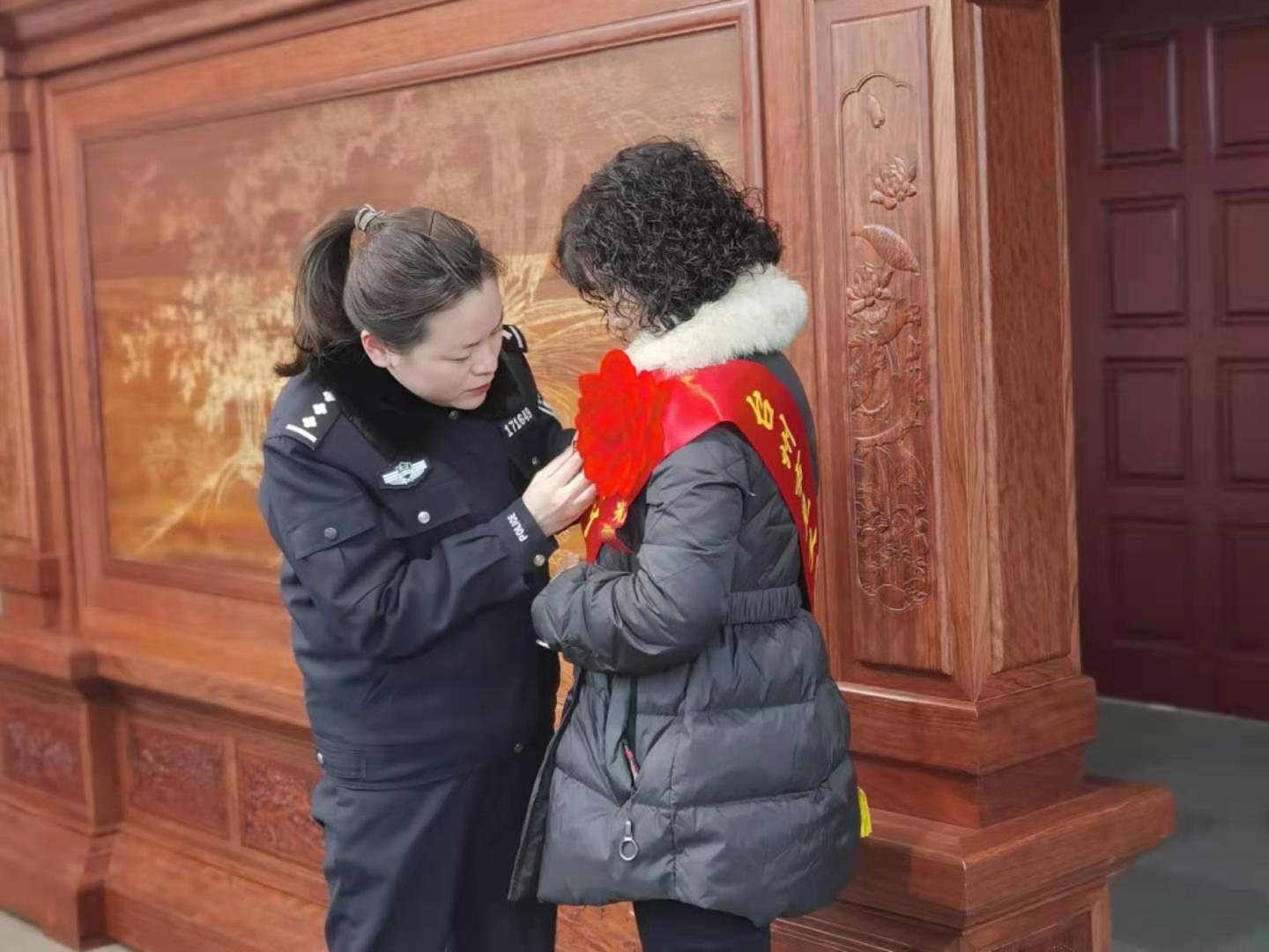 今天,台州为这些平民英雄上门送奖!