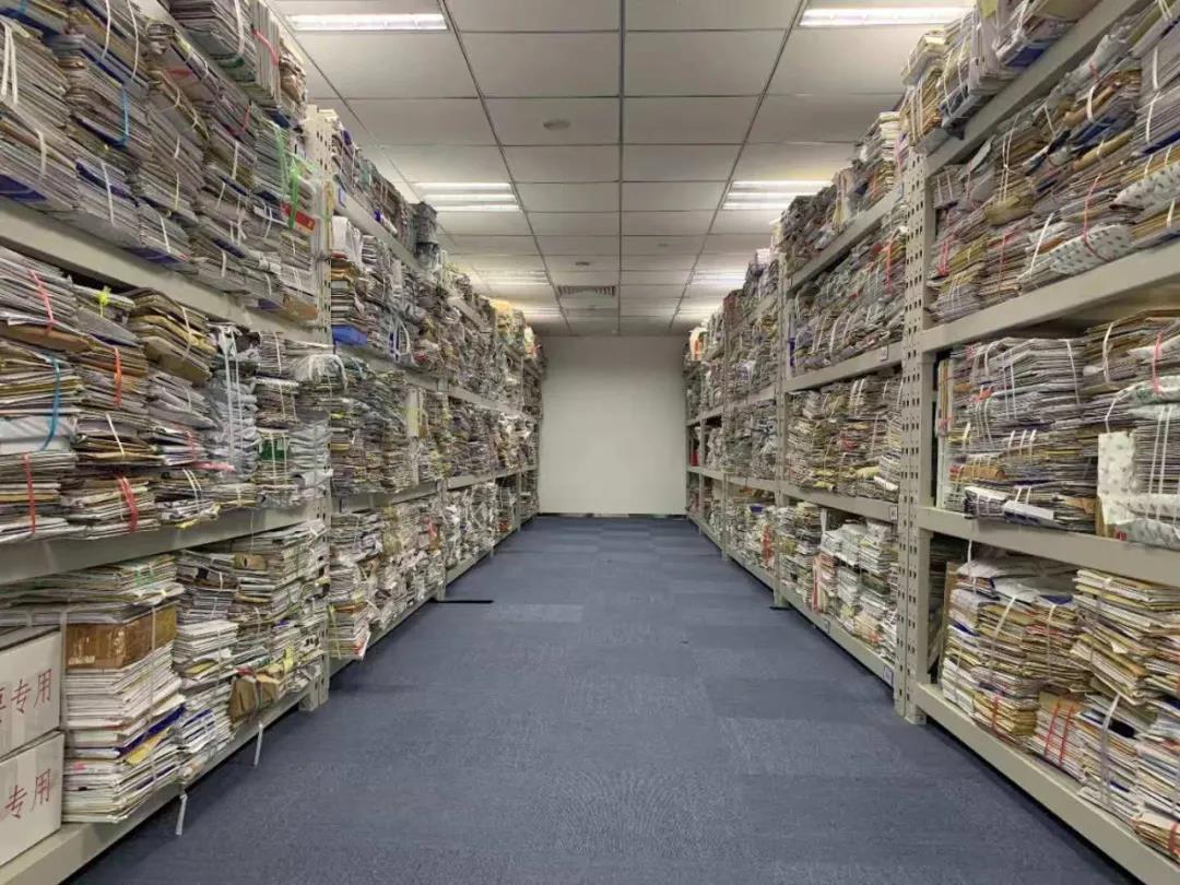 探访公安部涉黑涉恶举报线索核查中心 十七万余封涉黑恶线索举报信摞满三面墙