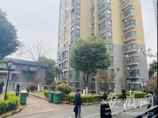痛心！母子三人清早24楼坠亡，原因查明【三分钟法治新闻全知道】