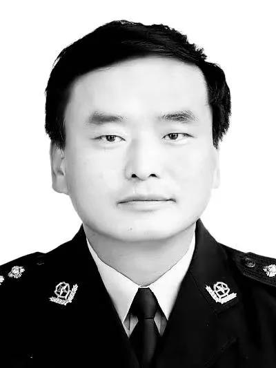 沉痛送别战友侯恭兴!54岁公安局政委因公殉职