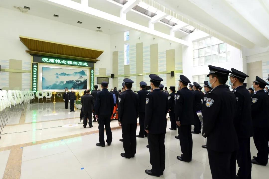 战友走好!长航公安28岁民警穆松集训期间突然晕倒不幸牺牲