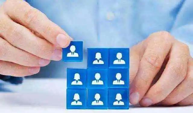 ● 干部拒绝提拔是不守政治规矩 ●网暴“小眼睛”女模特,过了!