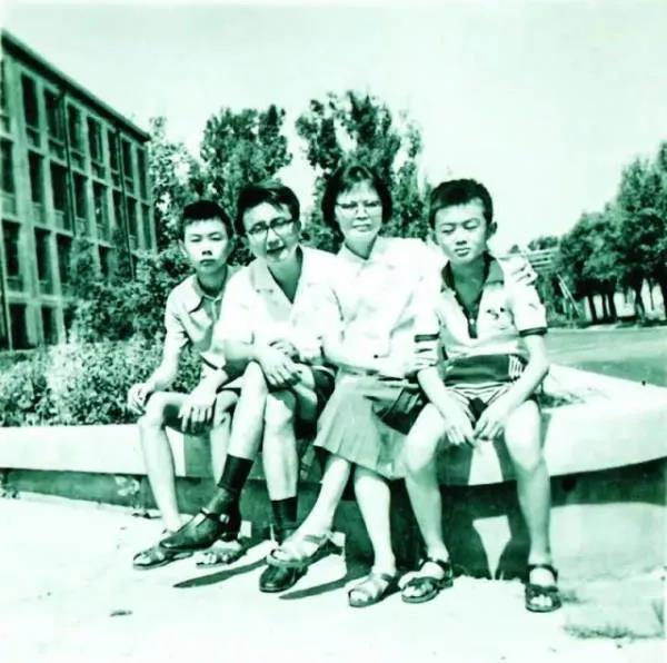 ● 《我们的天才儿子》为何感动你我 ● “隔离险”:真保险还是真噱头?