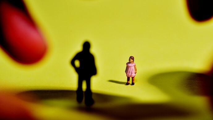 巴彦淖尔市公安局关于征集拐卖妇女儿童犯罪线索 的悬赏通告